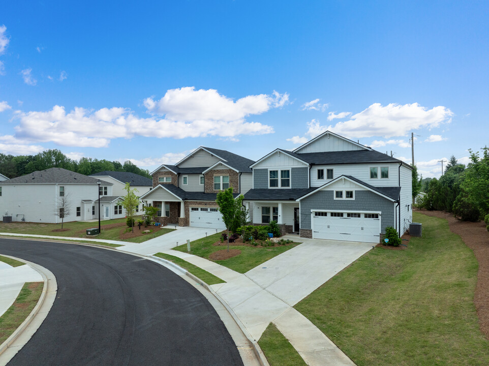 Meadows at Idylwilde in Holly Springs, GA - Foto de edificio