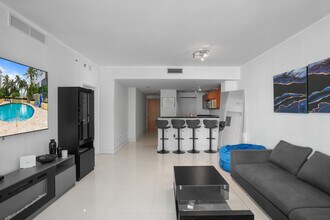 244 Biscayne Blvd, Unit 2306 in Miami, FL - Building Photo - Building Photo