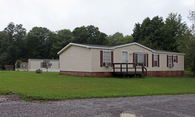 Glen Lake Estates Mobile Home Park in Grove City, PA - Building Photo - Building Photo