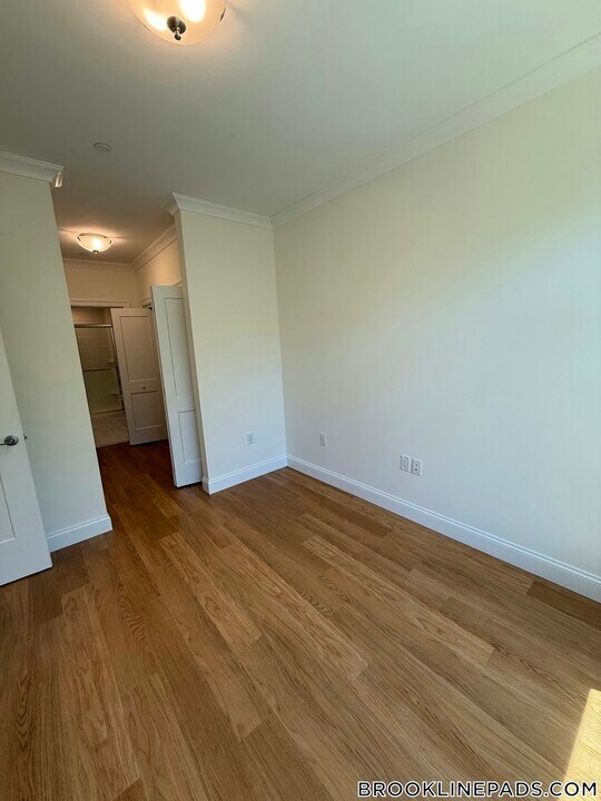 101 Asheville Rd in Brookline, MA - Building Photo