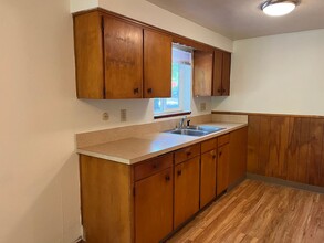 1118 Waller St SE in Salem, OR - Building Photo - Building Photo