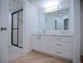 10551 W Broward Blvd-Unit -308 in Plantation, FL - Foto de edificio - Building Photo