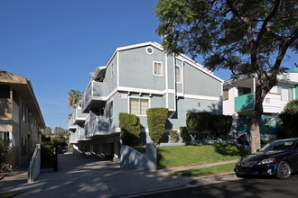 123 W 64th Pl in Inglewood, CA - Building Photo - Primary Photo