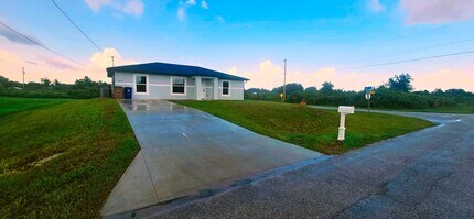 3610 16th St SW in Lehigh Acres, FL - Building Photo - Building Photo