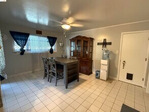 1004 Almond St in Antioch, CA - Building Photo - Building Photo