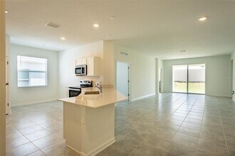 2015 Punch Bowl Ave in Davenport, FL - Building Photo - Building Photo