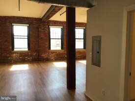 1125 E Columbia Ave in Philadelphia, PA - Building Photo