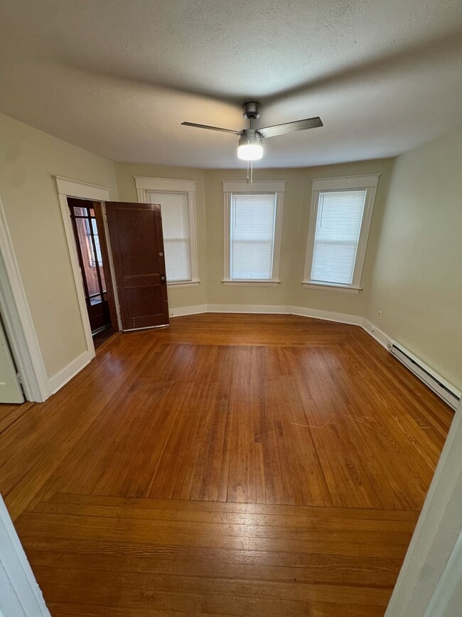 18 Derby St, Unit 3 in New Britain, CT - Building Photo - Building Photo