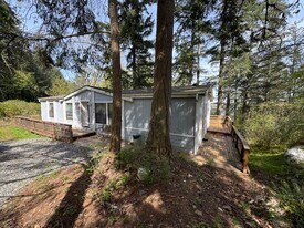1258 Island Dr in Lummi Island, WA - Building Photo
