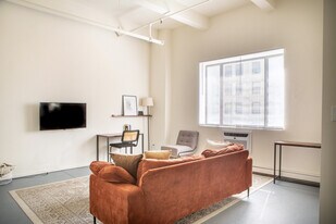 823 N 2nd St in Milwaukee, WI - Building Photo