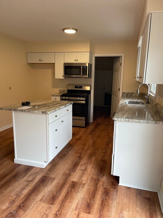 5 Cable Rd in Ocean Township, NJ - Building Photo