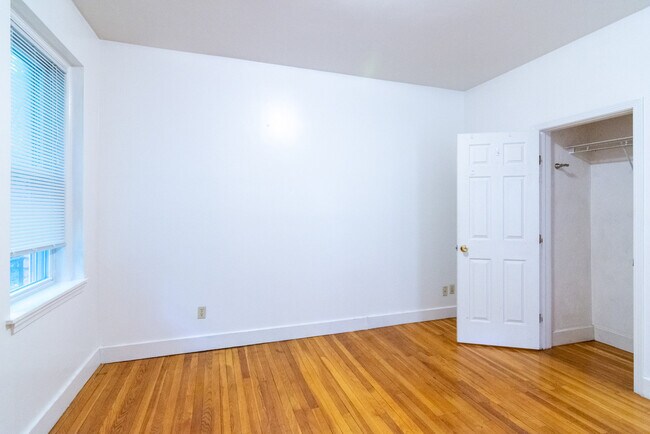 21 Westbourne Ter, Unit 3 in Brookline, MA - Building Photo - Building Photo