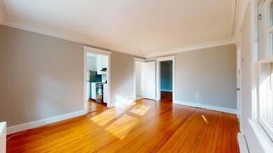 22 Peepers Hollow in Greenwich, CT - Building Photo - Building Photo