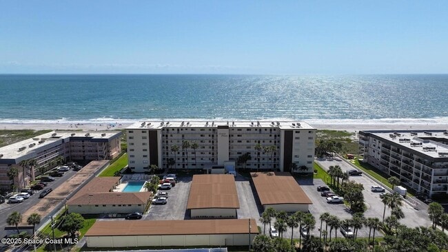 55 N 4th St in Cocoa Beach, FL - Foto de edificio - Building Photo