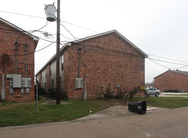 1721 Ryder Dr in Baton Rouge, LA - Foto de edificio - Building Photo