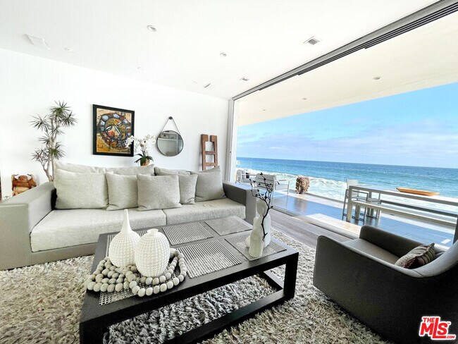 25366 Malibu Rd-Unit -1 in Malibu, CA - Building Photo - Building Photo