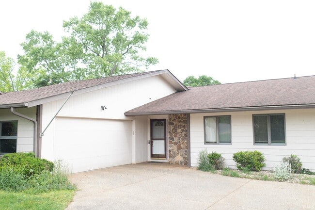 property at 604 W Soutar Dr