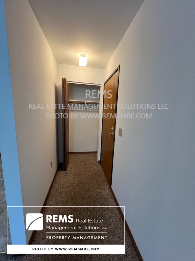 544 E Slifer St in Portage, WI - Building Photo - Building Photo