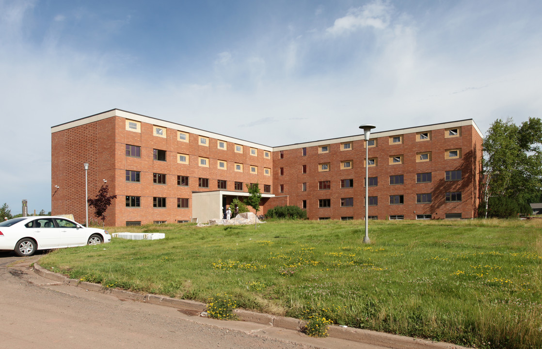 Ross Hall in Superior, WI - Building Photo