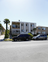 344 S Serrano Ave in Los Angeles, CA - Foto de edificio - Building Photo