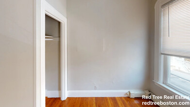 560 Green St, Unit 2 in Cambridge, MA - Building Photo - Building Photo
