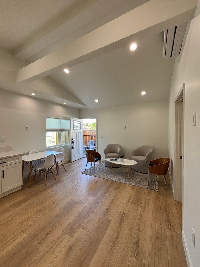 6038 Maury Ave in Woodland Hills, CA - Building Photo - Building Photo