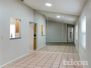 4611 S Country Hills Ct in Plant City, FL - Building Photo - Building Photo