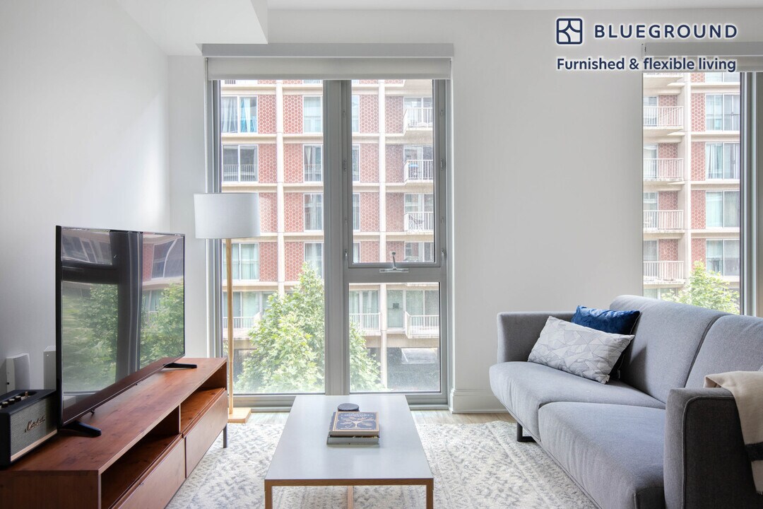 600 4th St SW in Washington, DC - Building Photo