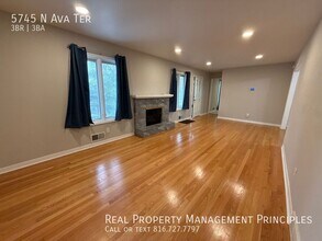 5745 N Ava Terrace in Kansas City, MO - Building Photo - Building Photo