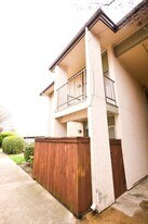 12816 Midway Rd, Unit 1067 in Dallas, TX - Building Photo