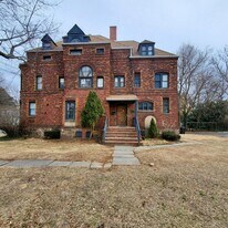 720 Madison Ave, Unit MADISON CASTLE APT 3 in Plainfield, NJ - Building Photo