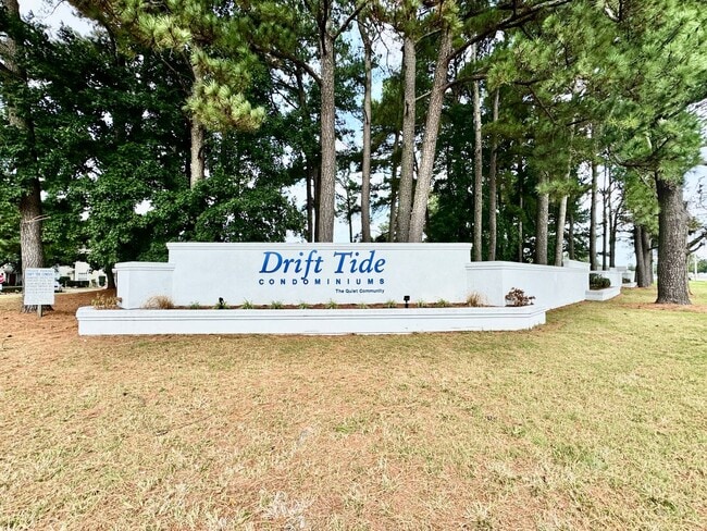 860 Drift Tide Dr in Virginia Beach, VA - Building Photo - Building Photo