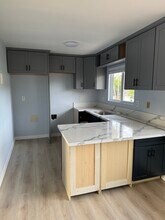 302 Portland Cir, Unit 302 Portland in Huntington Beach, CA - Building Photo - Building Photo