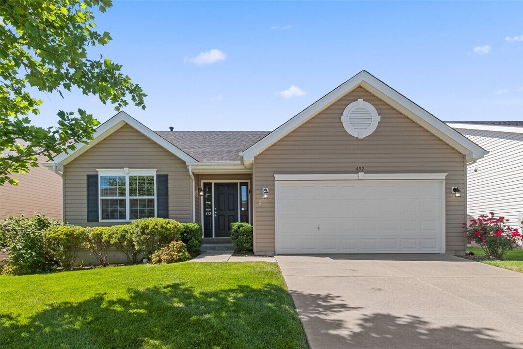 492 Wabash Pl in O'Fallon, MO - Building Photo