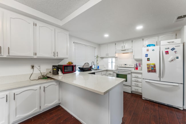 1130 Rudger Way in Sacramento, CA - Building Photo - Building Photo