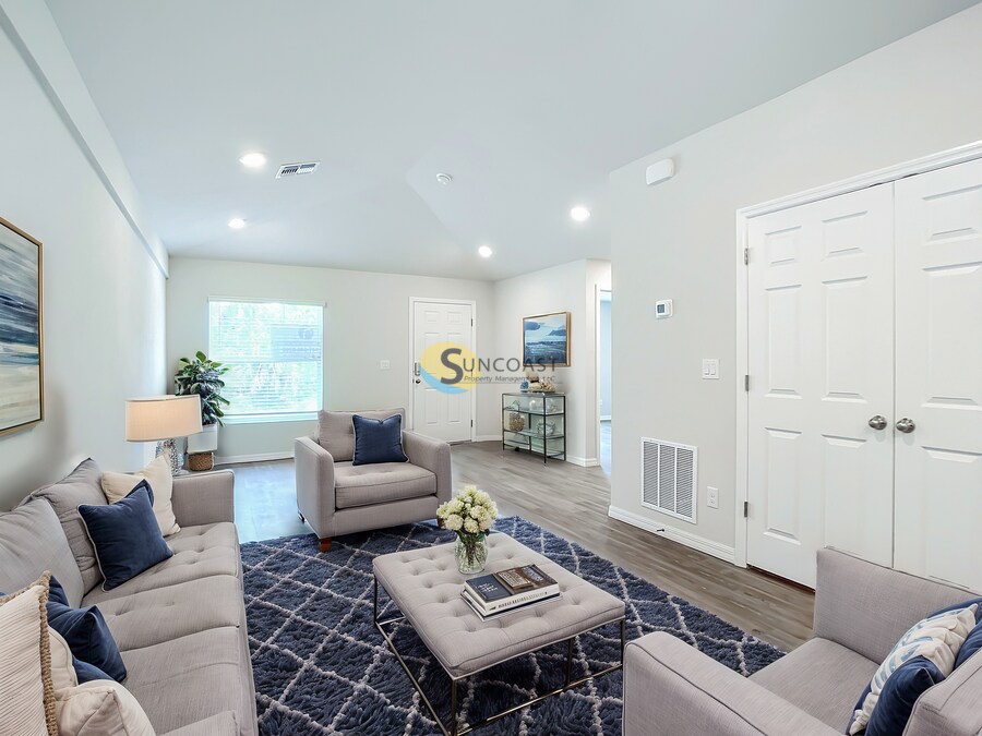6349 Spinnaker Blvd in Englewood, FL - Building Photo