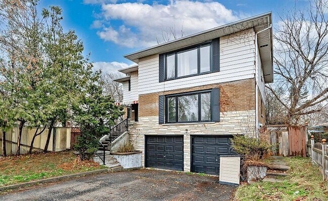 488 Dean Ave in Oshawa, ON - Building Photo - Building Photo