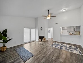 8545 Midpark Rd in Dallas, TX - Building Photo - Building Photo