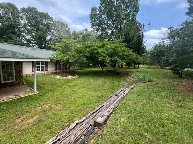 1828 Tabernacle Church Rd in Trinity, NC - Building Photo - Building Photo