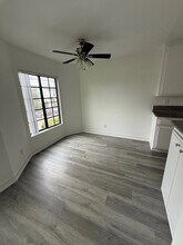 408 N Venice Blvd, Unit 408B in Los Angeles, CA - Building Photo - Building Photo