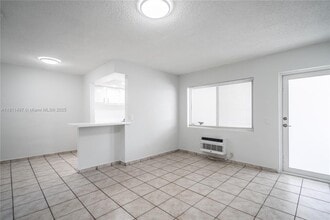 6650 Miller Dr in Miami, FL - Foto de edificio - Building Photo