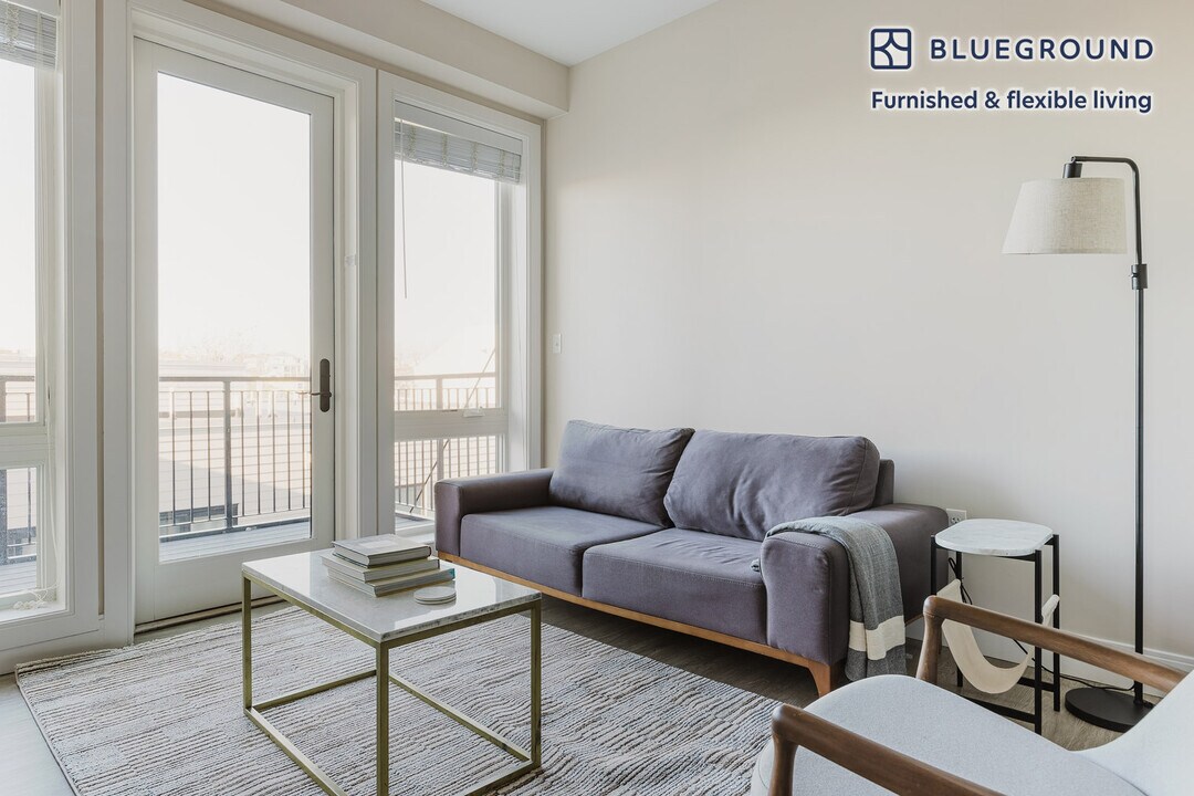 340 Bremen St in Boston, MA - Building Photo