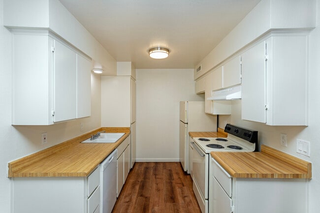 Greenwood Apartments in Selma, CA - Foto de edificio - Interior Photo