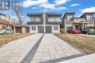25B Pine Ave N in Mississauga, ON - Building Photo
