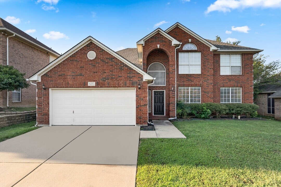 5200 St Croix Ln in Fort Worth, TX - Building Photo