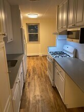 27 Northill St, Unit 3K in Stamford, CT - Foto de edificio - Building Photo