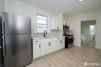 775 Central Pl in Perth Amboy, NJ - Building Photo - Building Photo