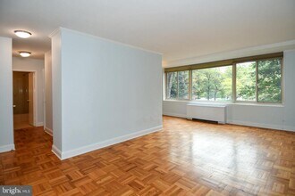 4000 Tunlaw Rd NW in Washington, DC - Building Photo - Building Photo
