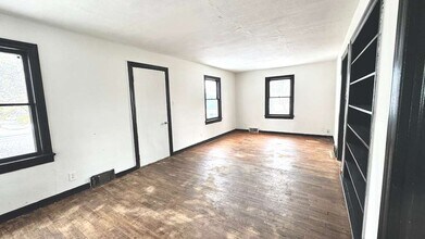 2234 Fairview St in Anderson, IN - Building Photo - Building Photo