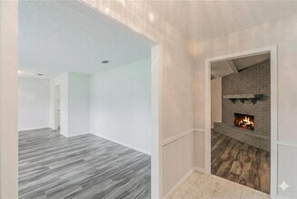 6248 Trail Lake Dr in Fort Worth, TX - Building Photo - Building Photo